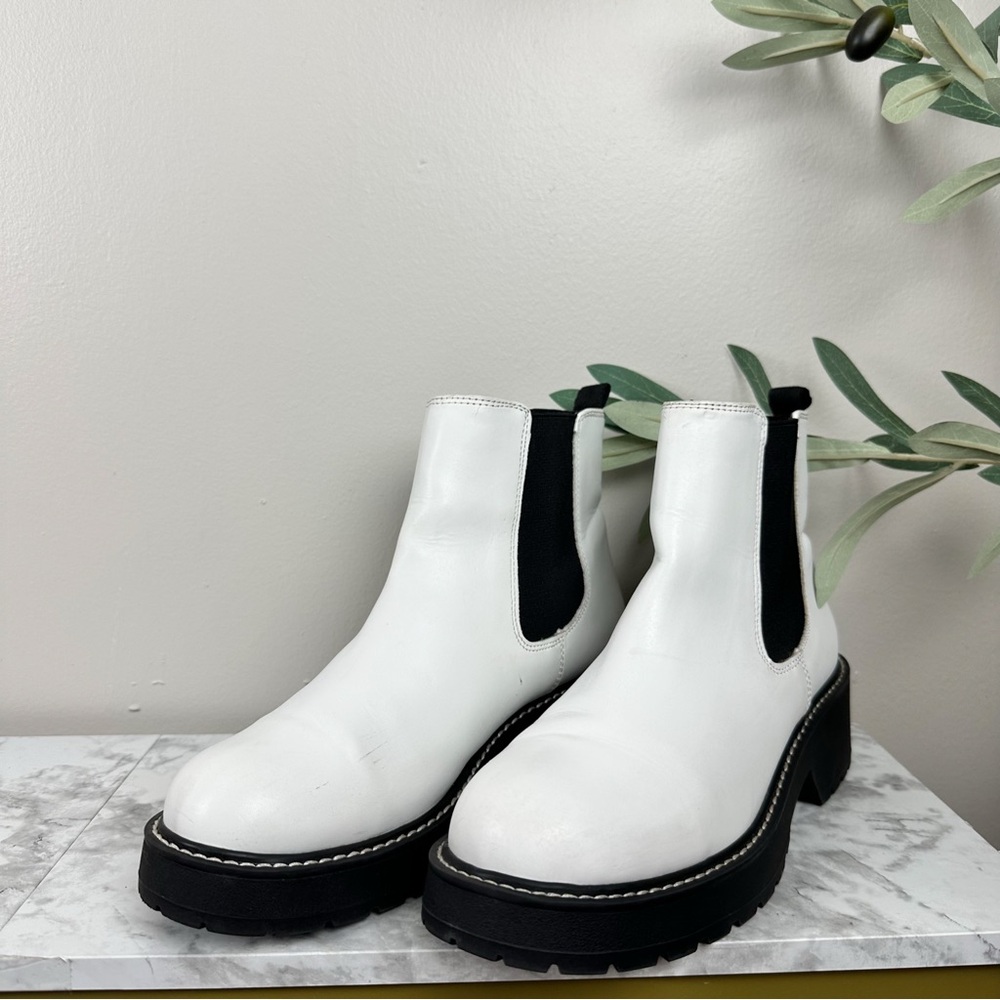 MADDEN GIRL Cindyy Chelsea Chunky Lug Boot White Sz 7.5 - Picture 2 of 10